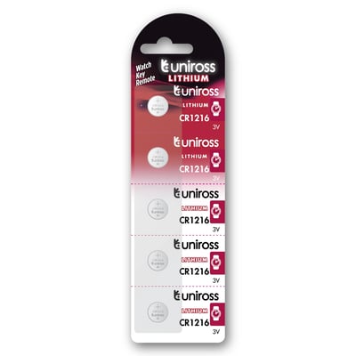Uniross CR1216 lithium knapcelle batteri med 3V, vist i blisterpakke med flere batterier på en hvid baggrund.