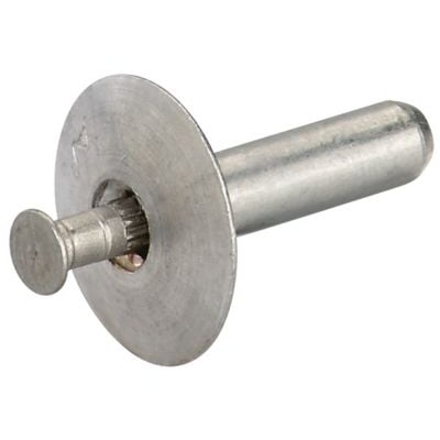 Fischer slagnitte i aluminium 4,8 x 35 mm, med rustfri stål-søm på hvid baggrund.