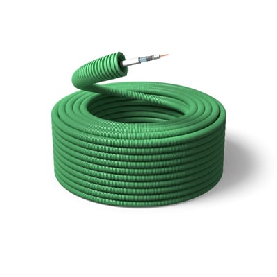 Grønt, oprullet PM Flex-flexrør på 16 mm med synligt RG6T-antennekabel i den åbne ende.