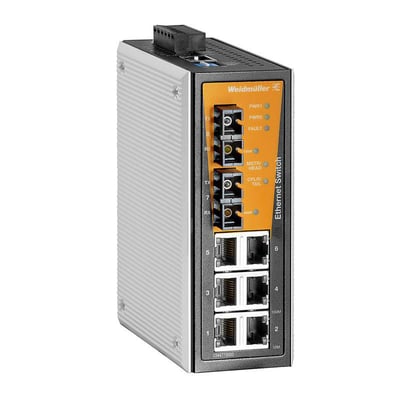 Weidmüller IE-SW-VL08MT-6TX-2SCS industriel switch set skråt forfra med seks RJ45-porte og to fiberporte.