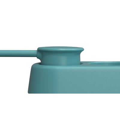 ColorCable Cheerful stikdåse i turkis med tre udtag og 2.5 meter ledning. Nærbillede af detalje.