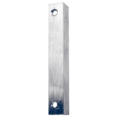 Assa Abloy vinklet slutblik 802002 t/1608 med lang, sølvfarvet profil og to huller, set skråt forfra.
