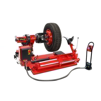 Cormach dækskiftemaskine FT26SN i rød og sort, med et monteret dæk på 14-26 tommer, på hvid baggrund.