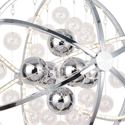 Nielsen Light Galaxy loftlampe i krom med 3000K lys, fremstillet af stål og glas med klare kugledetaljer.