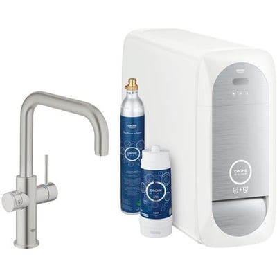 GROHE Blue Home Duo køkkenarmatur med høj U-tud i børstet stål samt køleenhed, filter og CO₂-flaske.