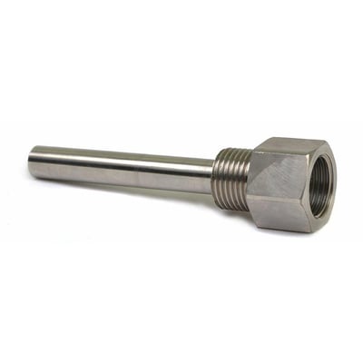 Detaljeret visning af Danfoss ESMB-12 dykrørets gevind og 1/2" tilslutning fremstillet i stål.