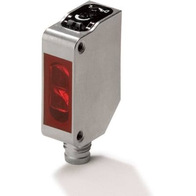 Omron E3ZM-R86 fotoelektrisk sensor i metalhus med reflekterende funktion og PNP-udgang på hvid baggrund.