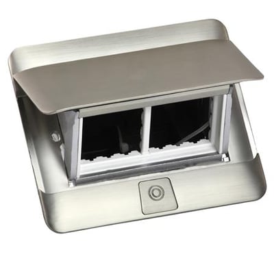 Legrand popup stål til planforsænket montering med åben top og synlige moduler til stikkontakter og USB-ladere.