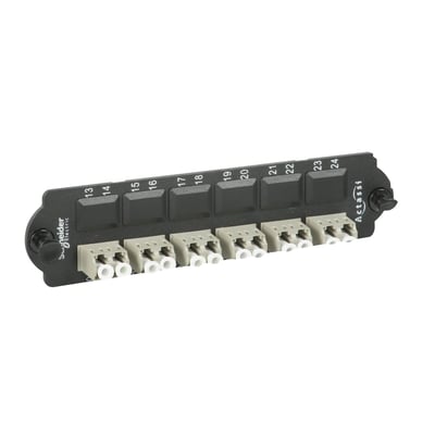 Lauritz Knudsen HD montageplade med 6xLC duplex multimode porte og beige adaptere på sort baggrund.