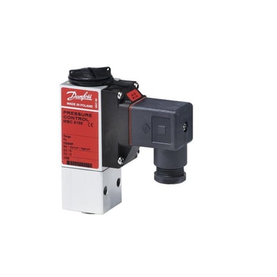 Danfoss MBC 5100 pressostat vist med tydelig label mærket 'PRESSURE CONTROL MBC 5100' og specifikationer som IP65.