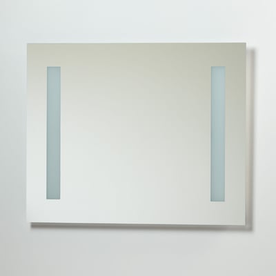 Godhavn spejl fra Loevschall, 80x65 cm, firkantet med to vertikale lysfelter i siderne, monteret på hvid væg.