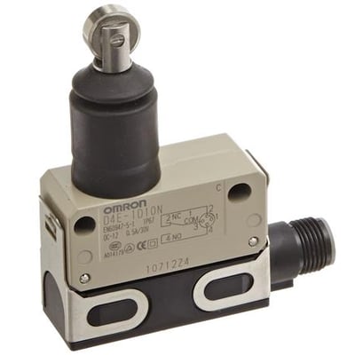 Omron D4E-1D10N endestopkontakt med et forseglet rullestempel og stiktype, vist på hvid baggrund.