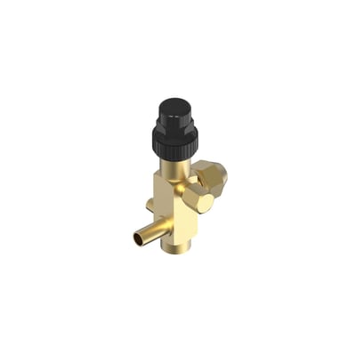 Danfoss sugeledningsventil 118U0486 i messing med sort top og sekskantet tilslutning på hvid baggrund.