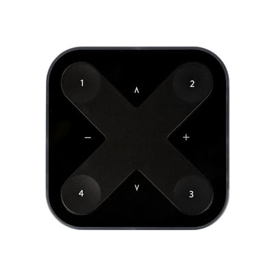 Ansell Lighting OCTO Xpress smart switch i sort, 90x90x12 mm, med fire knapper mærket 1-4 og symboler for op, ned, plus og minus.