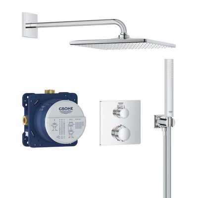 Grohe Precision termostat komplet brusersystem til indbygning med fokus på indbygningsdel, viser blå monteringsboks og krom termostatkontrol.