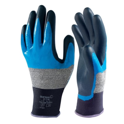 To Showa S376-8 nitrilhandsker med 3/4 dyppet skumbelægning i blå og grå farver på hvid baggrund.