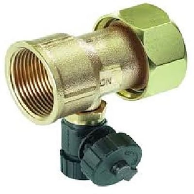 Kemper forskruning i rødgods med 3/4" omløber og 1/2" muffe, med sort tømmeventil og EPDM-pakning.