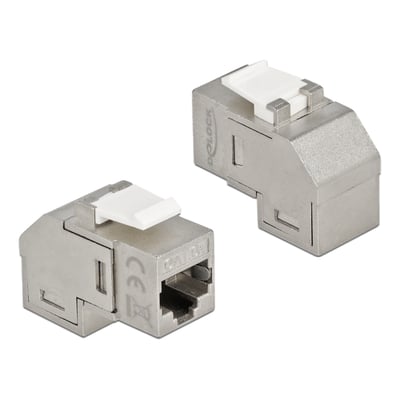 Sølvfarvet DeLock Keystone-modul med skærmede RJ45-hunstik, Cat.6A og 90° vinkel, vist fra to sider.