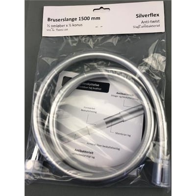K. Neerskov krom bruseslange 1500 mm med 1/2" omløber og 1/2" konus, vist i emballage med Silverflex, anti-twist og antibakteriel mærkning.