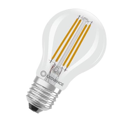 Detalje af Ledvance LED standard filament lyskilde, viser E27 sokkel og logo, med Ra97 og 806 lumen.