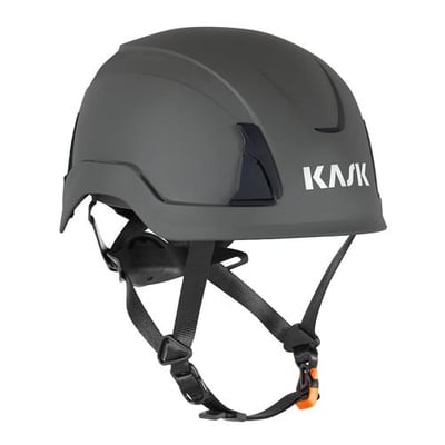 Antracitgrå Kask Primero AIR sikkerhedshjelm med justerbar hagerem og ventilationsåbninger.
