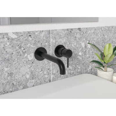 Damixa udvendige rosetter til indbygningsvask med 180mm matsort tud og et greb monteret på vægfliser.