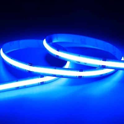 Ansell Lighting C-Cell Cob RGB LED bånd på 10 meter i skarp blå glød med 24V, IP67 og 14W/m.