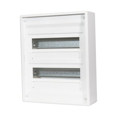 Hvid f-tronic VISION24+4 gruppetavle med indstikklemmer og to rækker til 24+4 moduler, set let skråt forfra.