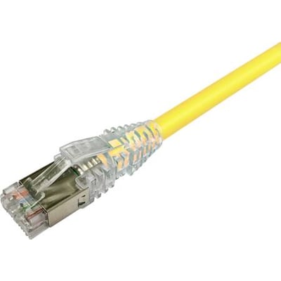CommScope patchkabel KAT6A S/FTP LSZH i gul farve med længde på 1,25 meter, vist med transparent RJ45-stik og slank aflastnings tylles detalje.