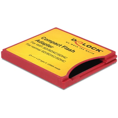 DeLock CompactFlash Type II-adapter model 62542 i rød og gul, set skråt med kortåbningen synlig.