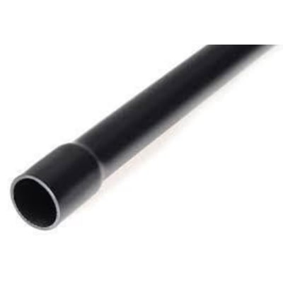 Sort, stift Unite installationsrør på 50 mm i diameter, med UV-bestandighed og påstøbt muffe.