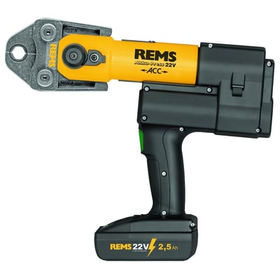 Rems Akku-Press 22V ACC radialpresse med sort og gul krop og et aftageligt 22V 2,5Ah batteri.