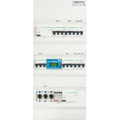 Hvid tavle med Schneider Acti9 komponenter, blå Solar Plus måler og transientbeskyttelse, fremstillet i UG18 hvid afdækning.