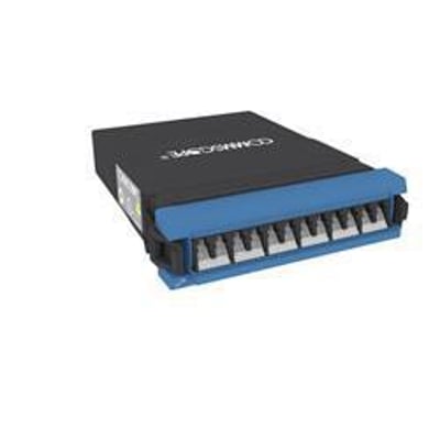 CommScope G2 Singlemode MPO-12 distributionsmodul med 1x12F MPO til 12F LC Blå, Method A Pair LIGE, vist på hvid baggrund.