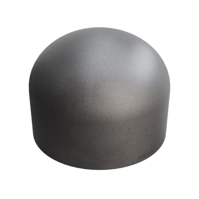 Indura svejse slutmuffe i sort stål med dimensionerne 48,3 mm diameter og 2,6 mm godstykkelse, vist på hvid baggrund.