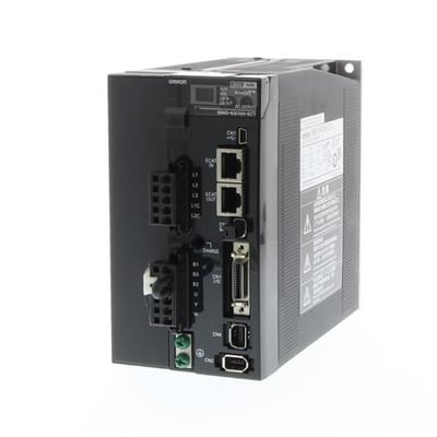 Omron G5 Series servodrev, R88D-KN08H-ECT, med EtherCAT, 750W, 200VAC, vist fra siden med porte og stik.