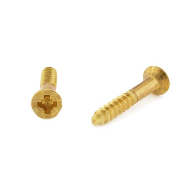 Messing træskrue 3,0 x 16 mm med undersænket hoved og PZ kærv, vist fra begge sider på hvid baggrund.