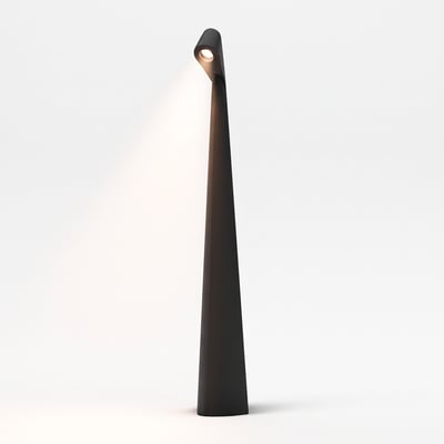 Sort genopladelig LED-bordlampe på 40 cm med varmt lys og et højt, slankt design med vinklet lampehoved.