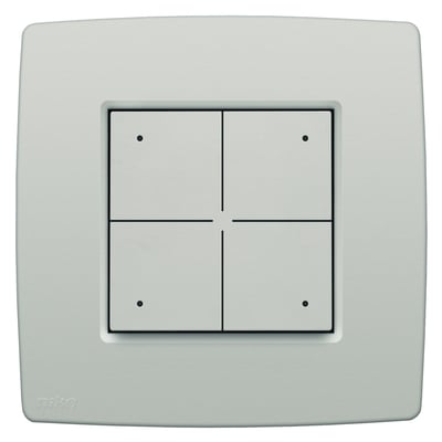 Niko 4-tryk i lys grå med fire individuelle knapper, integreret sensor og LED lys, viser logoet på forsiden.