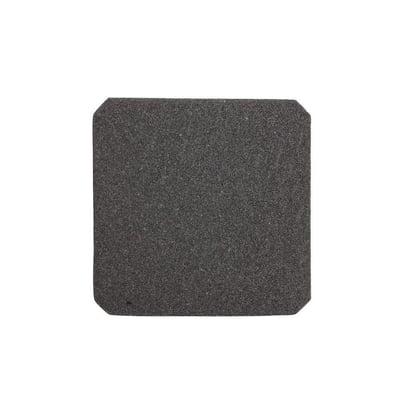 Schneider Electric filter til gitter 124x124 mm, et firkantet gråt filter med en let nubret overflade på hvid baggrund.