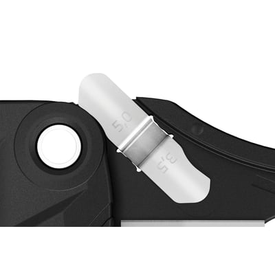 MARTOR-reservedel, justerbar tapesplitter til SECUMAX 320, monteret på den sorte skærer med markeringer på 5,0 og 3,5 mm.