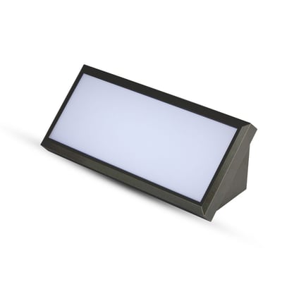 V-TAC 12W LED landskab lysprojektør i sort PC-materiale med et diffust, blødt 3000K lys og 110 graders spredning.