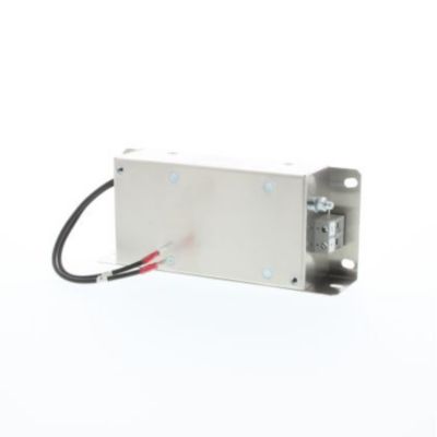 Omron AX-FIM1024-SE-V1 RFI-filter med 24A, 200VAC og enfaset til 1,5-2,2 kW modeller, set fra siden.