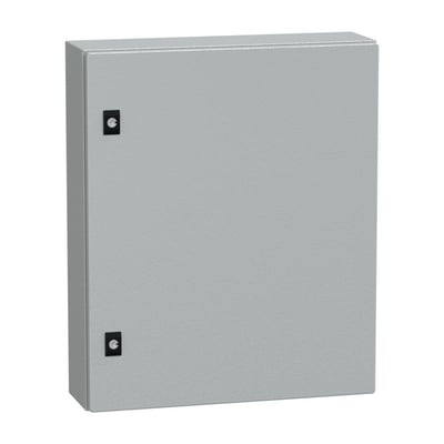 Lukket Schneider Electric CRN metal vægskab, 600x500x150mm, RAL7035, med to sorte låsebeslag på fronten.