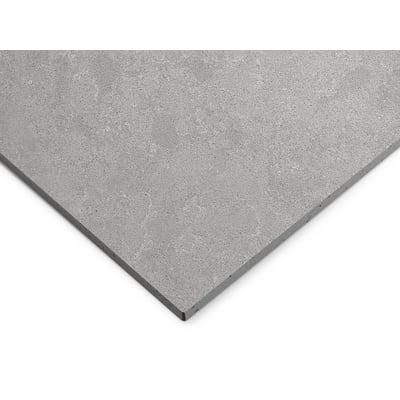 Svedbergs bordplade med udskæring V i glimmerfinish, 160 × 46 × 2 cm, set skråt oppefra med grå, kornet overflade.
