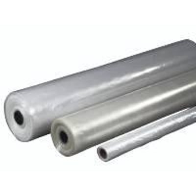 Klar plastfolie på ruller i forskellige størrelser, 4 meter bred med 0,10 mm tykkelse, M-falset PE-materiale.