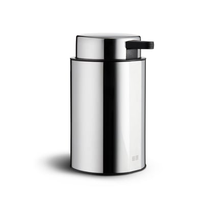 Unidrain Reframe sæbedispenser i poleret rustfrit stål med blank overflade og 200 ml volumen på hvid baggrund.