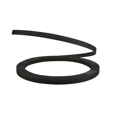 SG Armaturen StripLine 10 meter lys diffusor i opal, rullet op på sig selv på en hvid baggrund.