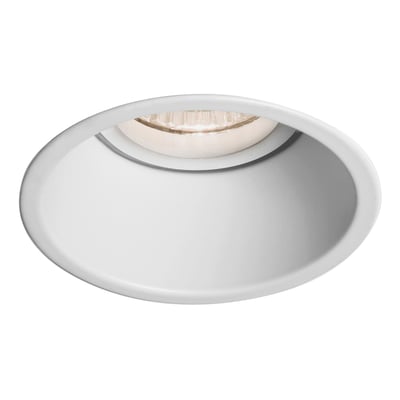 Astro Lighting Minima Rund indbygningsspot i mat hvid med rund kant og GU10-fatning, set skråt forfra.