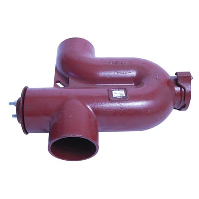 Rød SML vandlås i støbejern med 80mm rørdimension og 88 graders vinkel. Vandlåsen er synlig med renseprop og mærkat.